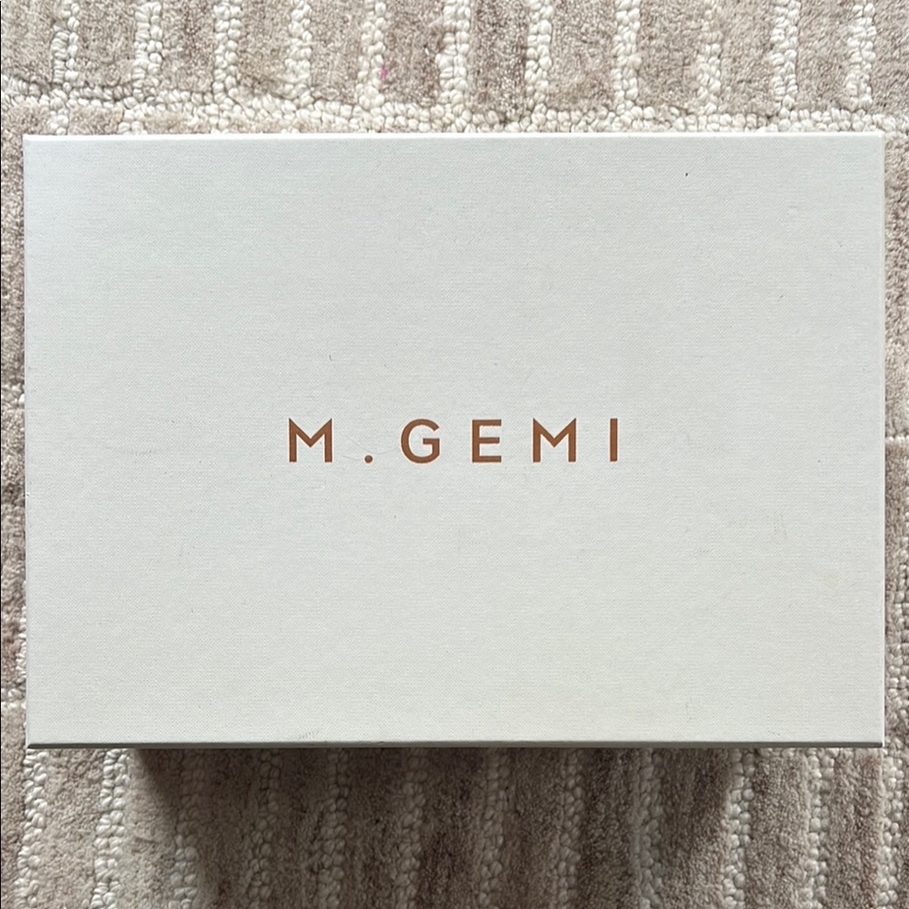 M. Gemi Elegant Women's Suede Loafers - Picture 6 of 6